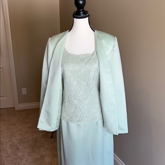 Maxi Green 3 piece jacket, top and Pencil Skirt ensemble for Cocktail Ev… - Picture 6 of 16